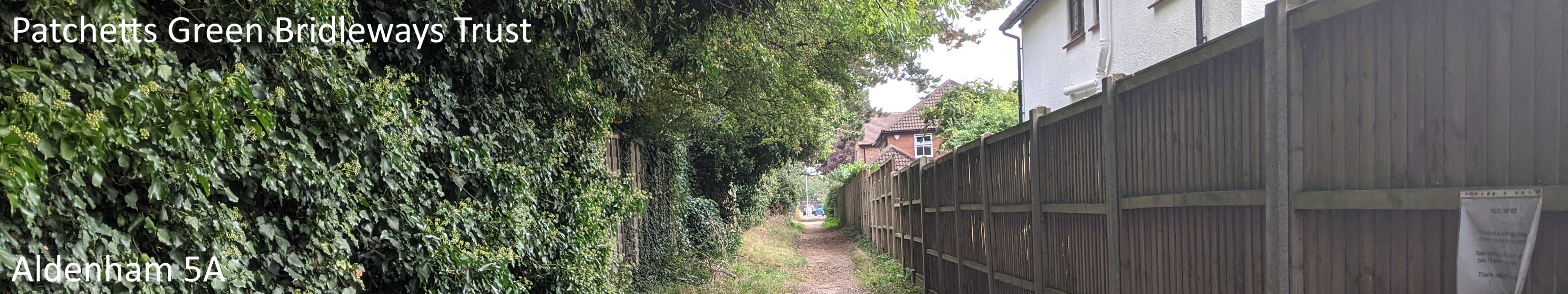 Image of Aldenham 5A bridleway taken in 2021 showing path between fences