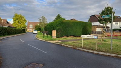 Colney Heath 63 bridleway sign