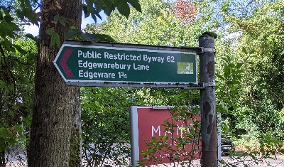 Photograph of Edgewarebury Lane sign