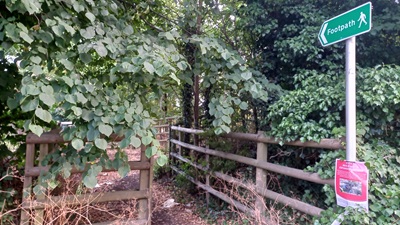 Photograph of Enfield 330 bridleway looking south