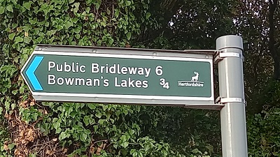 Sign at start of Ridge 6 bridleway on Coursers Road