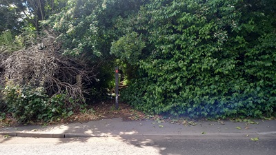 Photograph of Stevenage Horse and Pony Route south of Tescos